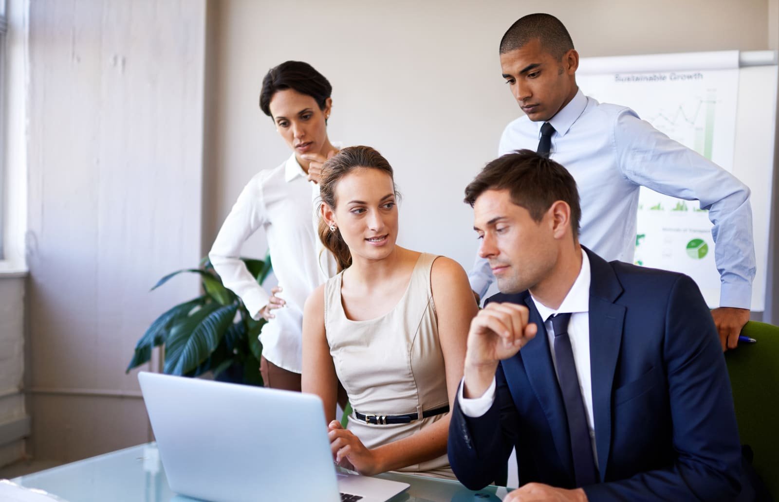 Equipe da Taxation Mind em reunião de planejamento tributário